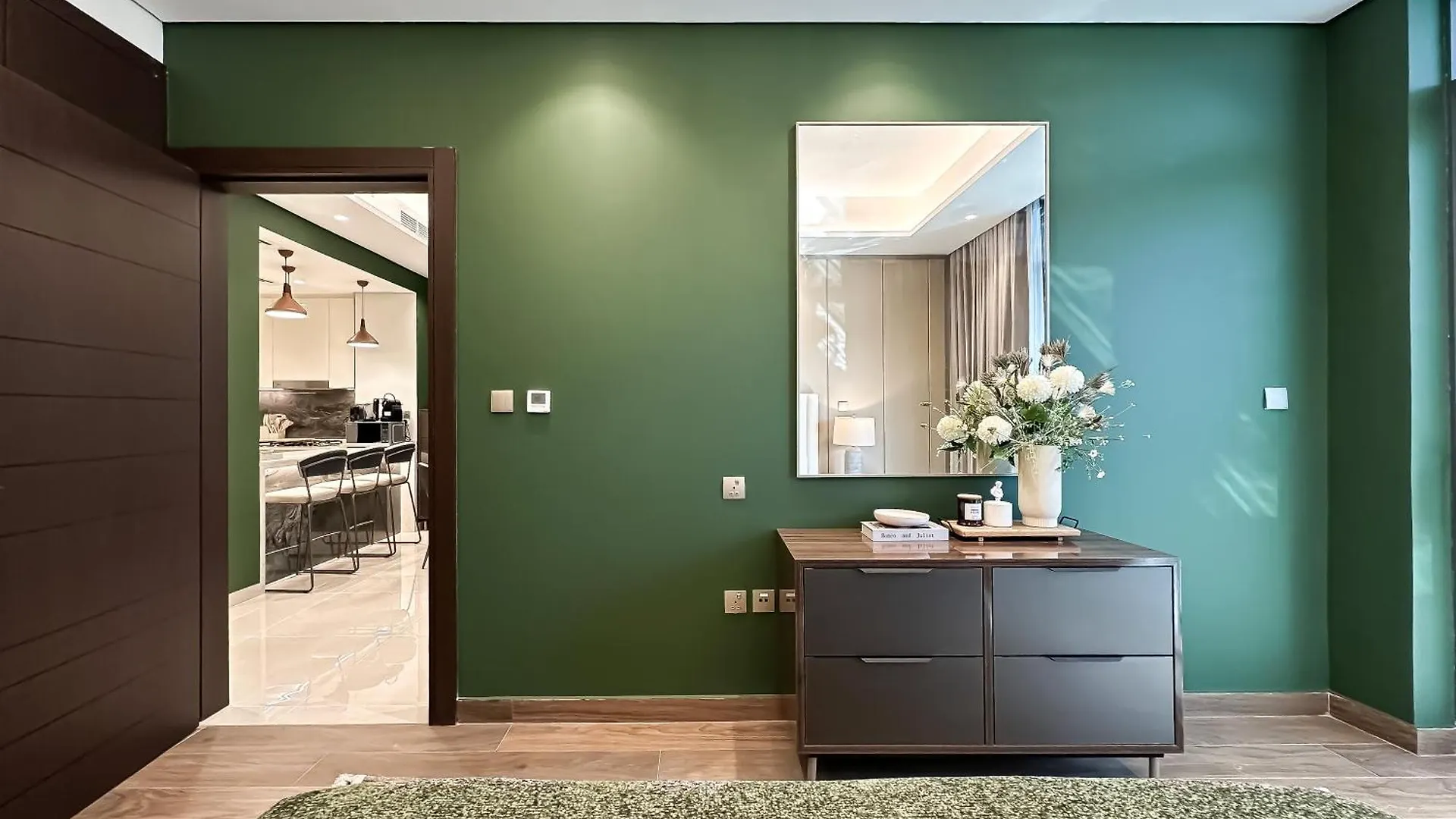 Trophy-Refined Living With Natural Hues Dubai 0*,