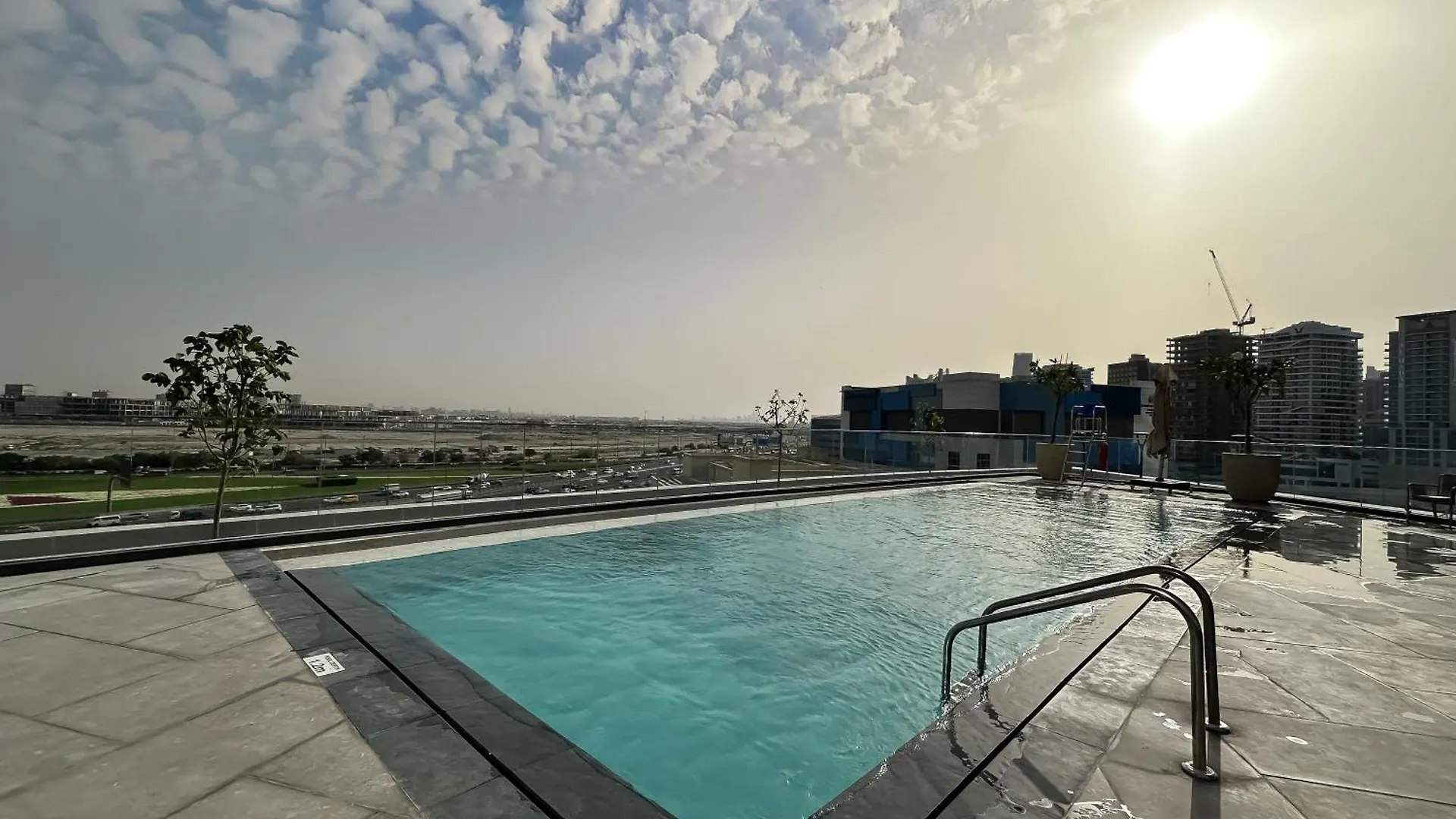 Trophy-Refined Living With Natural Hues Dubai United Arab Emirates