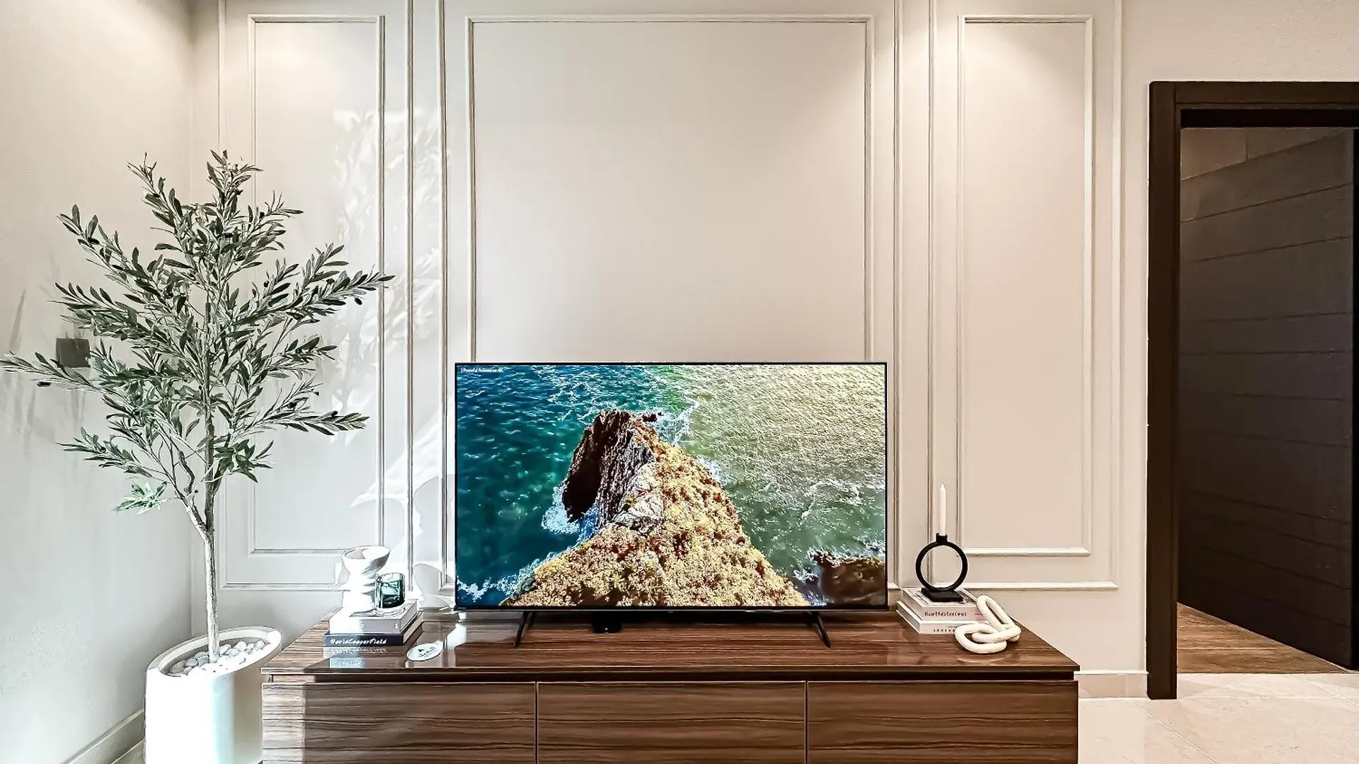 Trophy-Refined Living With Natural Hues Dubai